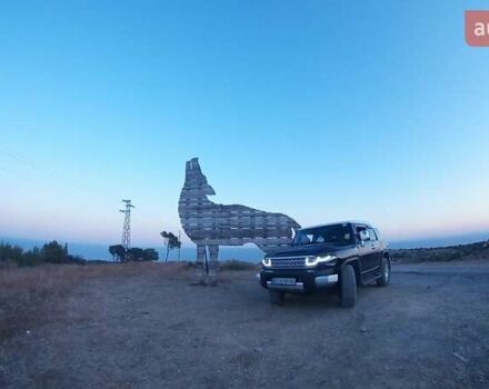 Черный Тойота ФЖ Крузер, объемом двигателя 4 л и пробегом 350 тыс. км за 20000 $, фото 4 на Automoto.ua