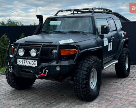 Черный Тойота ФЖ Крузер, объемом двигателя 4 л и пробегом 99 тыс. км за 22000 $, фото 1 на Automoto.ua