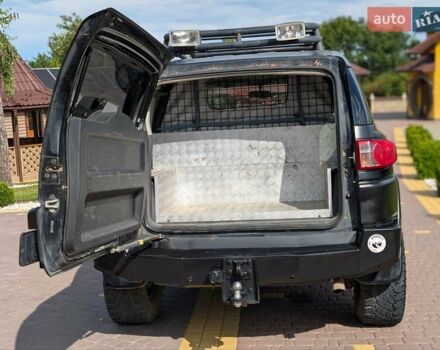 Черный Тойота ФЖ Крузер, объемом двигателя 4 л и пробегом 214 тыс. км за 21999 $, фото 38 на Automoto.ua