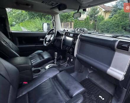 Черный Тойота ФЖ Крузер, объемом двигателя 4 л и пробегом 99 тыс. км за 22000 $, фото 22 на Automoto.ua