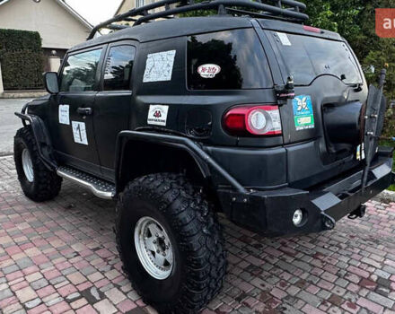Черный Тойота ФЖ Крузер, объемом двигателя 4 л и пробегом 99 тыс. км за 22000 $, фото 11 на Automoto.ua