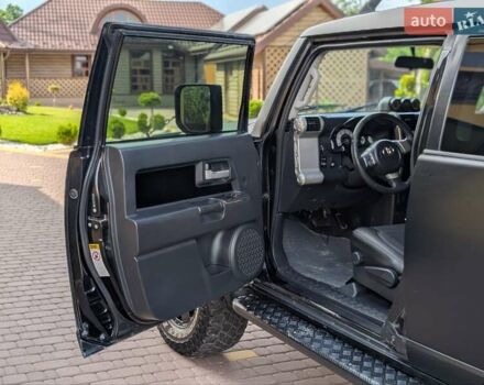 Черный Тойота ФЖ Крузер, объемом двигателя 4 л и пробегом 214 тыс. км за 21999 $, фото 41 на Automoto.ua