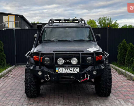 Черный Тойота ФЖ Крузер, объемом двигателя 4 л и пробегом 99 тыс. км за 22000 $, фото 2 на Automoto.ua