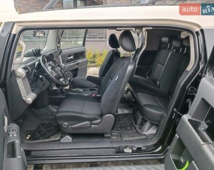 Чорний Тойота ФЖ Крузер, об'ємом двигуна 4 л та пробігом 105 тис. км за 19000 $, фото 11 на Automoto.ua