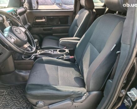 Черный Тойота ФЖ Крузер, объемом двигателя 4 л и пробегом 152 тыс. км за 18990 $, фото 13 на Automoto.ua