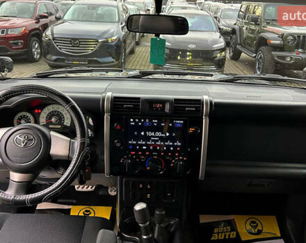 Черный Тойота ФЖ Крузер, объемом двигателя 3.96 л и пробегом 210 тыс. км за 23000 $, фото 11 на Automoto.ua