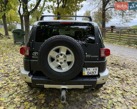Чорний Тойота ФЖ Крузер, об'ємом двигуна 4 л та пробігом 277 тис. км за 20400 $, фото 7 на Automoto.ua
