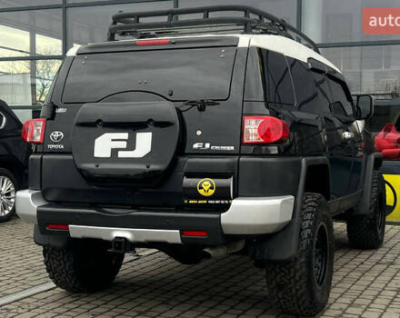 Черный Тойота ФЖ Крузер, объемом двигателя 3.96 л и пробегом 210 тыс. км за 23000 $, фото 6 на Automoto.ua