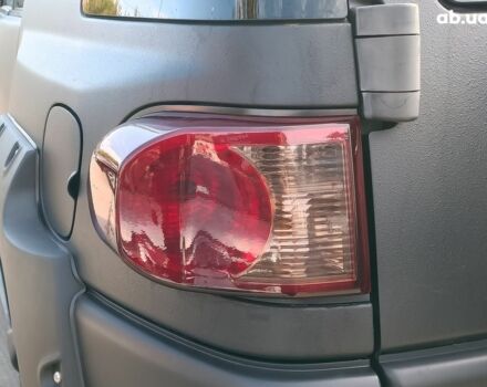 Черный Тойота ФЖ Крузер, объемом двигателя 4 л и пробегом 152 тыс. км за 18990 $, фото 10 на Automoto.ua