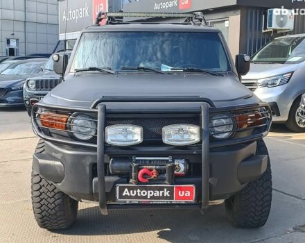 Черный Тойота ФЖ Крузер, объемом двигателя 4 л и пробегом 152 тыс. км за 18990 $, фото 1 на Automoto.ua