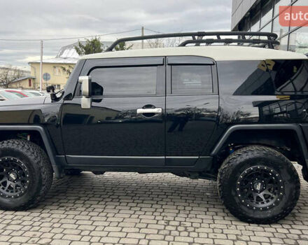 Черный Тойота ФЖ Крузер, объемом двигателя 3.96 л и пробегом 210 тыс. км за 23000 $, фото 3 на Automoto.ua