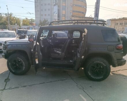 Черный Тойота ФЖ Крузер, объемом двигателя 4 л и пробегом 152 тыс. км за 18990 $, фото 17 на Automoto.ua