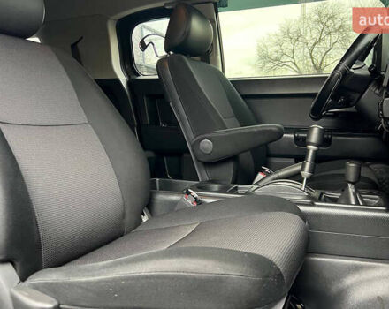 Черный Тойота ФЖ Крузер, объемом двигателя 3.96 л и пробегом 210 тыс. км за 23000 $, фото 14 на Automoto.ua