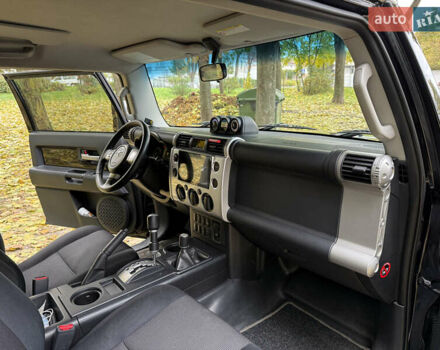 Чорний Тойота ФЖ Крузер, об'ємом двигуна 4 л та пробігом 277 тис. км за 20400 $, фото 20 на Automoto.ua