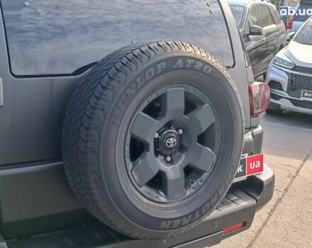 Черный Тойота ФЖ Крузер, объемом двигателя 4 л и пробегом 152 тыс. км за 18990 $, фото 7 на Automoto.ua