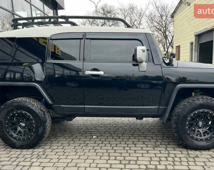 Черный Тойота ФЖ Крузер, объемом двигателя 3.96 л и пробегом 210 тыс. км за 23000 $, фото 7 на Automoto.ua