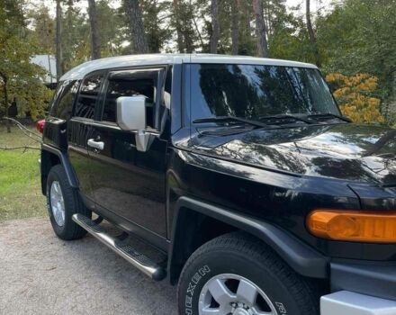 Чорний Тойота ФЖ Крузер, об'ємом двигуна 4 л та пробігом 160 тис. км за 19181 $, фото 2 на Automoto.ua