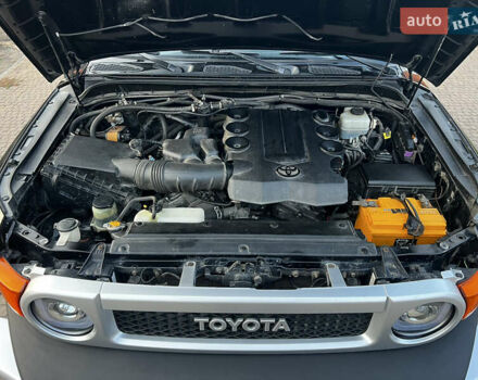 Чорний Тойота ФЖ Крузер, об'ємом двигуна 4 л та пробігом 321 тис. км за 21500 $, фото 32 на Automoto.ua