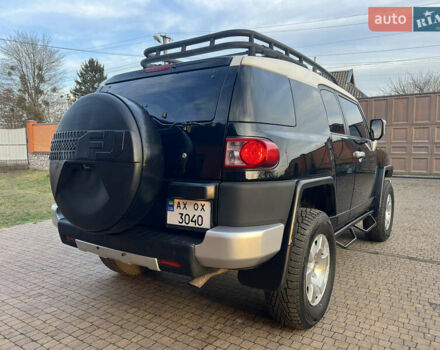 Чорний Тойота ФЖ Крузер, об'ємом двигуна 4 л та пробігом 321 тис. км за 21500 $, фото 6 на Automoto.ua