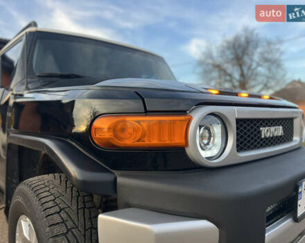 Чорний Тойота ФЖ Крузер, об'ємом двигуна 4 л та пробігом 321 тис. км за 21500 $, фото 12 на Automoto.ua