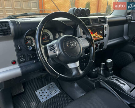 Чорний Тойота ФЖ Крузер, об'ємом двигуна 4 л та пробігом 321 тис. км за 21500 $, фото 28 на Automoto.ua
