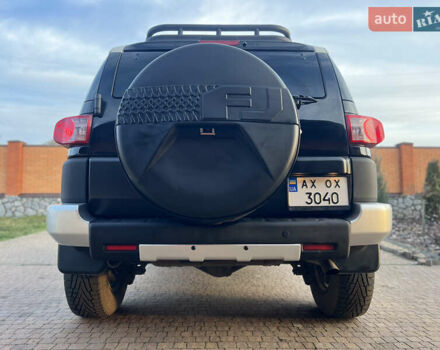 Чорний Тойота ФЖ Крузер, об'ємом двигуна 4 л та пробігом 321 тис. км за 21500 $, фото 7 на Automoto.ua