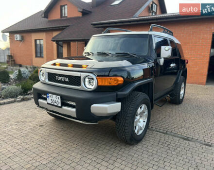 Чорний Тойота ФЖ Крузер, об'ємом двигуна 4 л та пробігом 321 тис. км за 21500 $, фото 2 на Automoto.ua