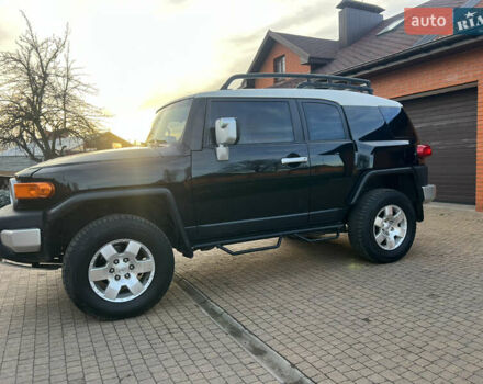 Чорний Тойота ФЖ Крузер, об'ємом двигуна 4 л та пробігом 321 тис. км за 21500 $, фото 9 на Automoto.ua
