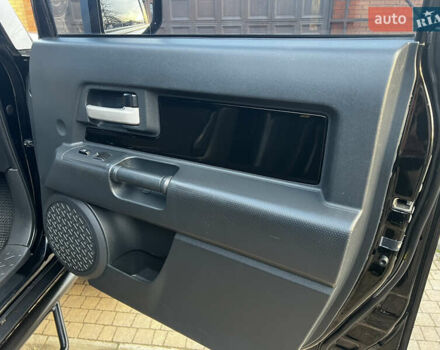Чорний Тойота ФЖ Крузер, об'ємом двигуна 4 л та пробігом 321 тис. км за 21500 $, фото 22 на Automoto.ua