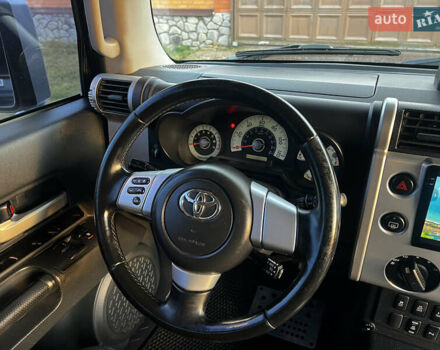 Чорний Тойота ФЖ Крузер, об'ємом двигуна 4 л та пробігом 321 тис. км за 21500 $, фото 20 на Automoto.ua