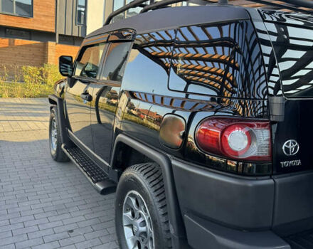 Чорний Тойота ФЖ Крузер, об'ємом двигуна 3.9 л та пробігом 186 тис. км за 32500 $, фото 7 на Automoto.ua