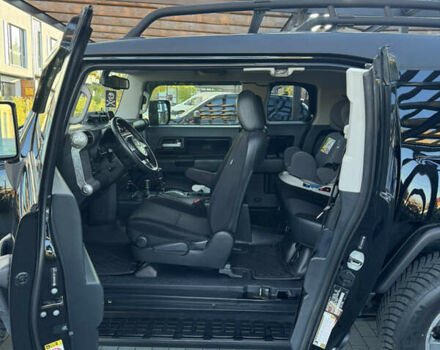 Чорний Тойота ФЖ Крузер, об'ємом двигуна 3.9 л та пробігом 186 тис. км за 32500 $, фото 8 на Automoto.ua