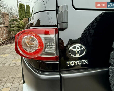 Черный Тойота ФЖ Крузер, объемом двигателя 4 л и пробегом 199 тыс. км за 30239 $, фото 49 на Automoto.ua