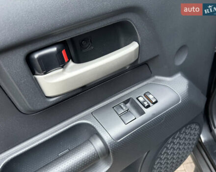 Черный Тойота ФЖ Крузер, объемом двигателя 4 л и пробегом 199 тыс. км за 30239 $, фото 17 на Automoto.ua