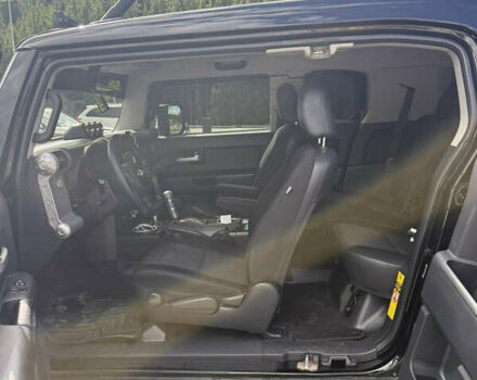 Черный Тойота ФЖ Крузер, объемом двигателя 4 л и пробегом 57 тыс. км за 41500 $, фото 8 на Automoto.ua