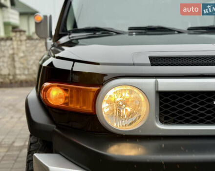 Черный Тойота ФЖ Крузер, объемом двигателя 4 л и пробегом 199 тыс. км за 30239 $, фото 12 на Automoto.ua