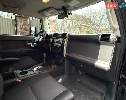 Черный Тойота ФЖ Крузер, объемом двигателя 4 л и пробегом 199 тыс. км за 30239 $, фото 47 на Automoto.ua