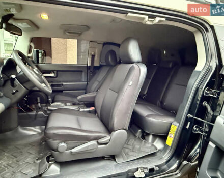 Черный Тойота ФЖ Крузер, объемом двигателя 4 л и пробегом 199 тыс. км за 30239 $, фото 34 на Automoto.ua