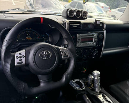 Черный Тойота ФЖ Крузер, объемом двигателя 4 л и пробегом 57 тыс. км за 41500 $, фото 7 на Automoto.ua