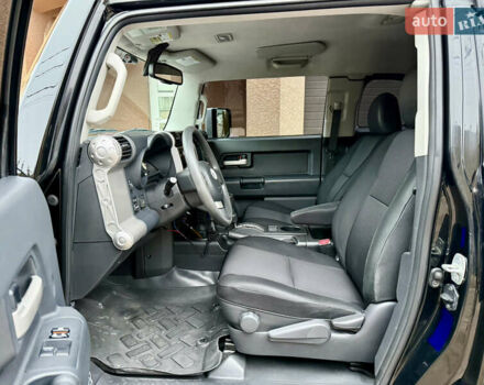 Черный Тойота ФЖ Крузер, объемом двигателя 4 л и пробегом 199 тыс. км за 30239 $, фото 18 на Automoto.ua