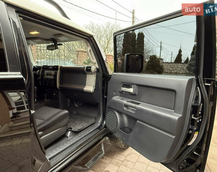 Черный Тойота ФЖ Крузер, объемом двигателя 4 л и пробегом 199 тыс. км за 30239 $, фото 44 на Automoto.ua