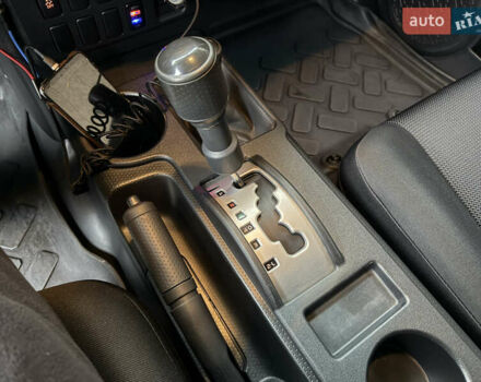 Черный Тойота ФЖ Крузер, объемом двигателя 4 л и пробегом 199 тыс. км за 30239 $, фото 31 на Automoto.ua