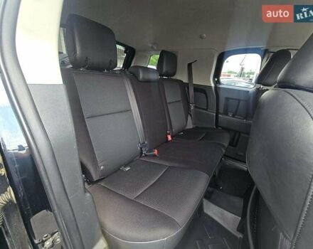 Черный Тойота ФЖ Крузер, объемом двигателя 4 л и пробегом 177 тыс. км за 16000 $, фото 9 на Automoto.ua