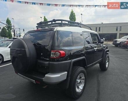 Черный Тойота ФЖ Крузер, объемом двигателя 4 л и пробегом 177 тыс. км за 16000 $, фото 3 на Automoto.ua