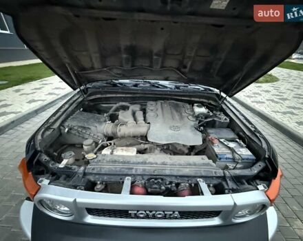 Черный Тойота ФЖ Крузер, объемом двигателя 4 л и пробегом 137 тыс. км за 40900 $, фото 70 на Automoto.ua