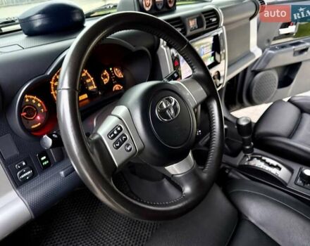 Черный Тойота ФЖ Крузер, объемом двигателя 4 л и пробегом 137 тыс. км за 40900 $, фото 49 на Automoto.ua