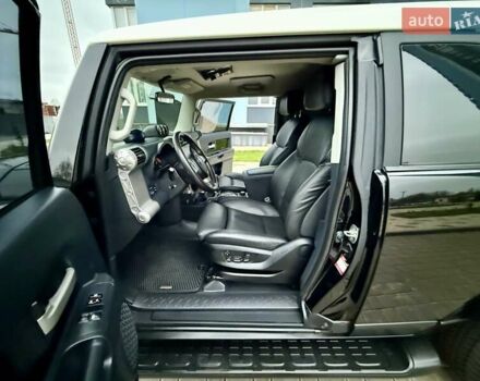 Черный Тойота ФЖ Крузер, объемом двигателя 4 л и пробегом 137 тыс. км за 40900 $, фото 52 на Automoto.ua