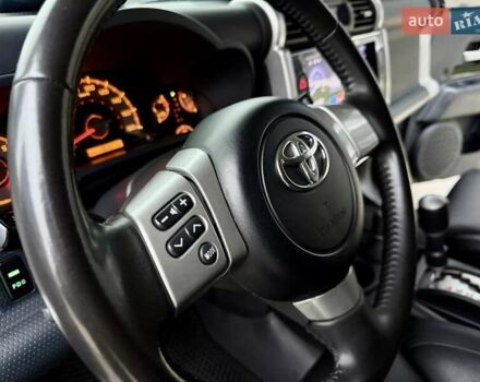 Черный Тойота ФЖ Крузер, объемом двигателя 4 л и пробегом 137 тыс. км за 40900 $, фото 44 на Automoto.ua