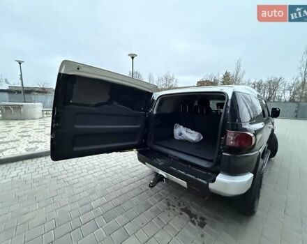 Черный Тойота ФЖ Крузер, объемом двигателя 4 л и пробегом 137 тыс. км за 40900 $, фото 71 на Automoto.ua