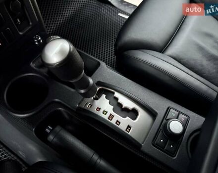 Черный Тойота ФЖ Крузер, объемом двигателя 4 л и пробегом 137 тыс. км за 40900 $, фото 46 на Automoto.ua